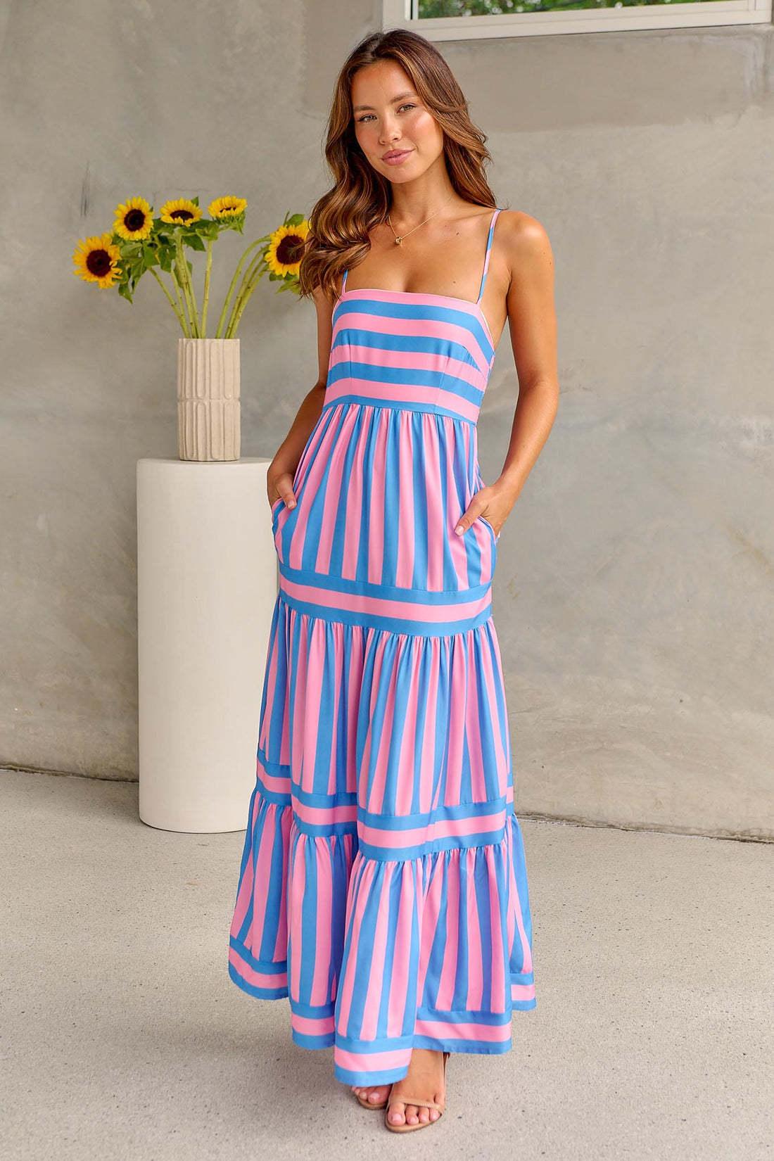 Robe longue rayée à bretelles - Décolleté carré et dos nu - VoltÉlan