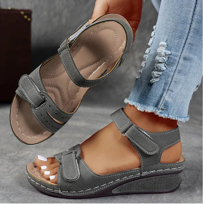 Sandales à brides pour femmes gris