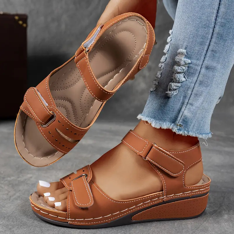 Sandales à brides pour femmes marron